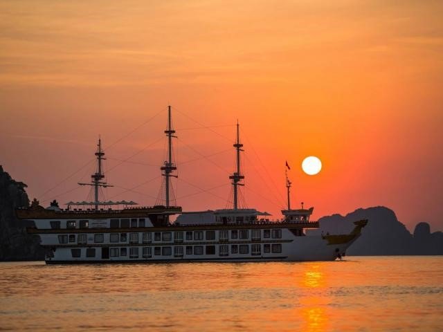5 DAYS HANOI – HALONG OVERNIGHT ON BOAT